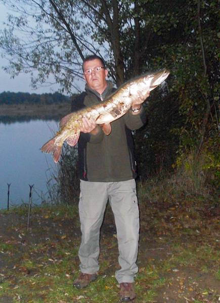 Hecht - 97 cm gefangen von Renne Rabys am 18.10.2015 7.1 kg (auf Köderfisch)